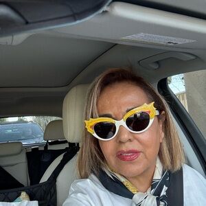 Meet your Posher, Jeneyet